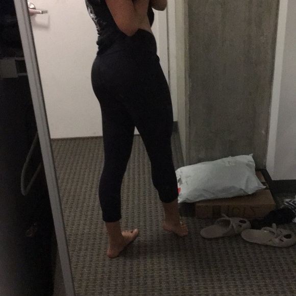 Cropped wonder under lululemon leggings - Picture 5 of 7